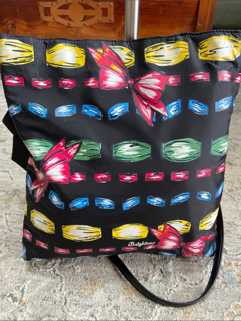 Brighton Take a Beau Tote - Picture 3 of 11